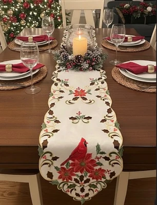 Corredor de Mesa Navidad Cardenales Bordado NUEVO 68 x 13 pulgadas Foto 1 de 3