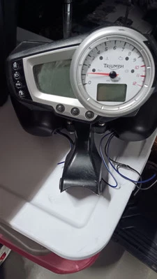 Triumph Speed Triple 1050 515NJ 2007 - Speedometer Instruments  Km A5683 - Image 1 of 4