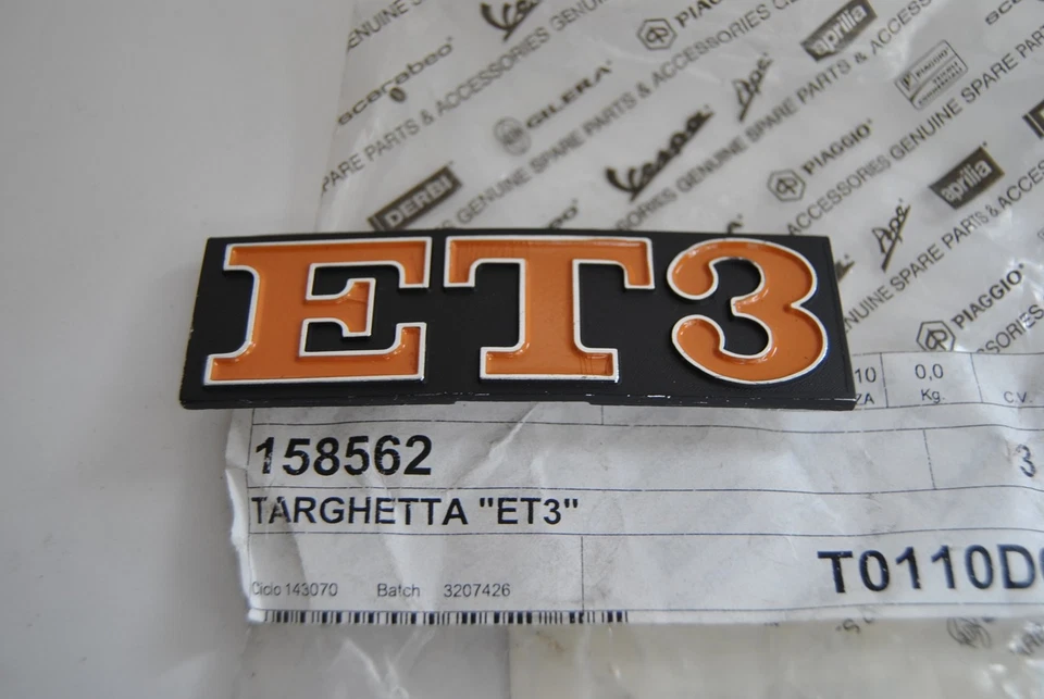 Targhetta scritta "ET3" Nameplate emblem Piaggio Vespa ET3 - Imagen 1 de 2