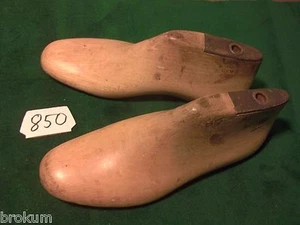 Pair Vintage 1963 Wood Size 8 D USMC-TW Gardiner A5976 Shoe Factory Last #850 - Picture 1 of 6
