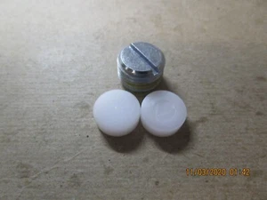 HOBART CARRIAGE SLIDE PUGS & ADJUDTING SCREW 1612,1712 OEM# M-86260/M-83416 - Imagen 1 de 1