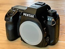 Pentax K-5 DSLR digital camera 16.3mp w/batt, charger, remote, strap (SC=5100)