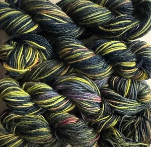 640 yards of pure wool yarn in sport weight, hand dyed gray, olive and lime - Picture 1 of 1