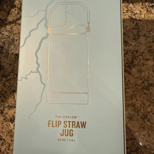 Jarra de paja abatible Messi x Stanley 1913 IceFlow 64 OZ Flujo de hielo azul EN MANO - Imagen 1 de 3
