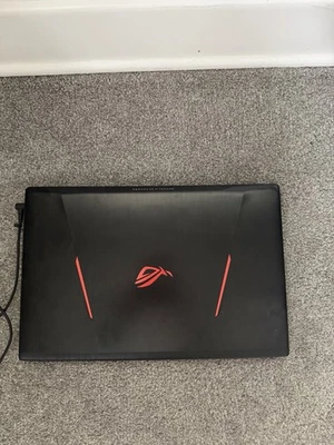Portátil para juegos ASUS ROG Strix GL753V Intel i7-7700HQ Nvidia GTX1050 16 GB RAM Foto 1 de 4