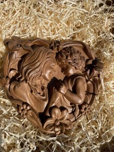 Mother with her child carved religious art home decor gift for mom - Picture 1 of 11