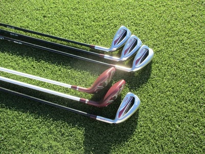 Ladies PING G Le2 Gold Dot PING ULT 230 L-Flex Graphite 5H & 6H-7-PW RH GOOD!!! - Image 1 of 4