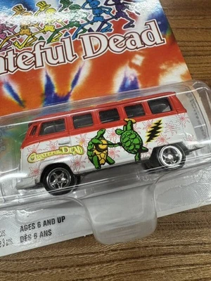 Johnny Lightning 1965 Diecast Car Bus/VOLKSWAGEN BUS [Grateful Dead] ZM5246 - Image 1 of 4