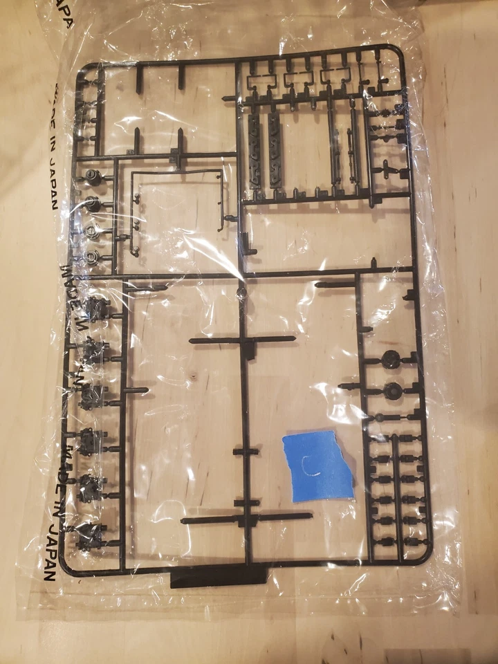 Testors doyusha otaki 1/12 countach c sprue partial - Image 1 of 1