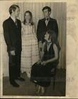 1971 Press Photo All dressed up to attend a school dance - noo50517
