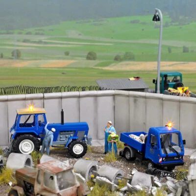 Busch 5616 HO/OO Gauge Tractor and Multicar with Blinking Lights - Image 1 of 2