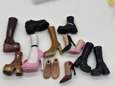 Lote de 13 piezas de zapatos individuales Bratz estilos surtidos MGA años 2000 Foto 1 de 4