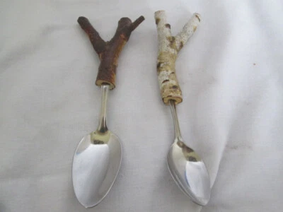Cucharadita y cuchara sopera única de acero inoxidable con ramitas una es madera de abedul Foto 1 de 3