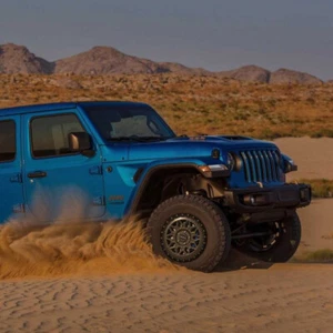Set 5 Cerchi in Lega 17" per JEEP WRANGLER JK Ruote Rims Felgen Jantes BLbb - Picture 1 of 3