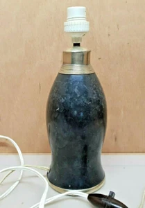 ancien pied de lampe en terre cuite style ogive D'obus noir et argenté  - Picture 1 of 12