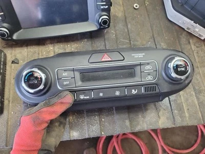 Temperature Control Front Automatic Temperature Control Fits 20 SORENTO 1716599 - Image 1 of 4