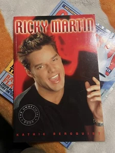 Ricky Martin , Book - Picture 1 of 5