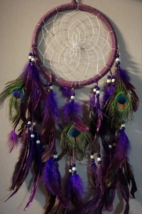 Atrapasueños pluma de pavo real púrpura  - Imagen 1 de 9