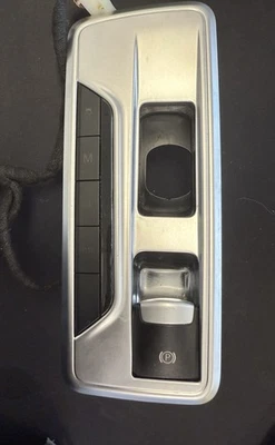 Bisel e interruptores de palanca de cambios Maserati Ghibli 2014-2017  Foto 1 de 4