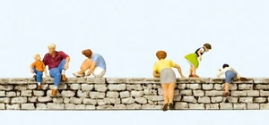 Preiser HO Scale Model Figure/People Set Sitting/Leaning on a Wall 6-Pack - Picture 1 of 1