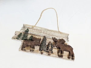 🏡 Türschild „Willkommen“ aus Holz mit Elchen & Tannen – Winter Deko rustikal ❄️ - Bild 1 von 3