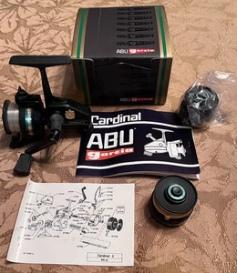 Carrete giratorio vintage Abu Garcia Cardinal 3 con instrucciones de caja 2 carretes adicionales - Imagen 1 de 9