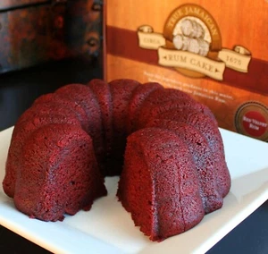 Pastel de ron de terciopelo rojo taberna Wicked Jacks - Imagen 1 de 3