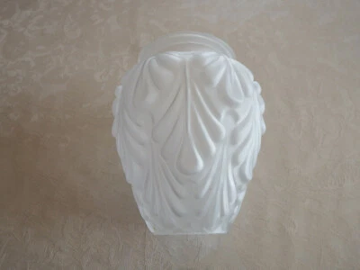 Tulipe Spéciale en Verre Moulé Dépoli  ( rare élément de lustre, grande griffe) - Photo 1/4