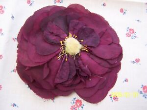 Belle fleur de camélia en soie pour modiste, chapeaux. 1940. rose foncé. Réf 399