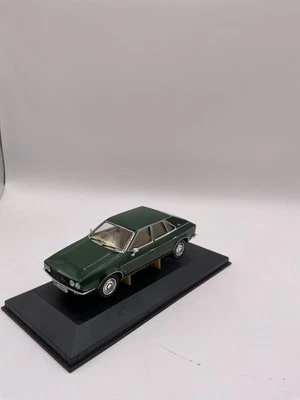 Vanguards VA10200 Austin Princess 1800HL Brooklands Green Diecast Car 1/43 Scale - Image 1 of 4