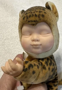 Vintage Anne Geddes schlafendes Baby Gepard Plüsch Puppe Beanie - Bild 1 von 7
