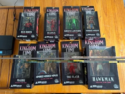 Lote DC Direct Kingdom Come - Imagem 1 de 2