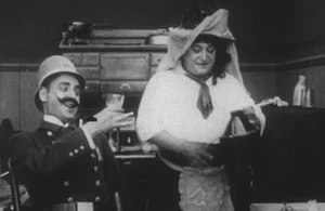 Super 8 CHARLEY CHASE in "Love Loot and Crash" (1915) - Bild 1 von 6