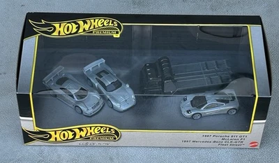 Hot Wheels Premium 90s SUPERCARS DIORAMA: Porsche, McLaren, Mercedes-Benz - New - Image 1 of 4
