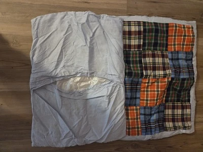 Tommy Hilfiger Home 2 fundas de almohada estándar con 4 cuadrados a cuadros 29”x22”. Foto 1 de 2