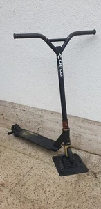 Chilli Pro Stuntscooter Pro 5000 black / gold mit Ständer - Bild 1 von 9