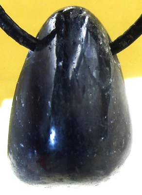 SAPHIR   Trommelstein gebohrt  EDELSTEIN ANHÄNGER  A-Qualität  14 Gramm    Nr.71 - Bild 1 von 2