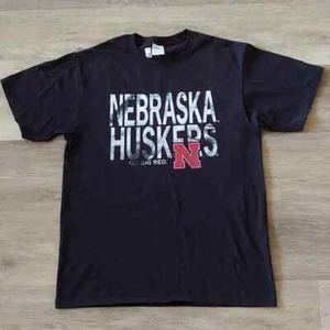 NWOT Nebraska Huskers Graphic T-Shirt Black Size M - Picture 1 of 4