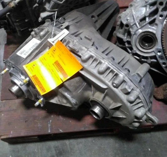 2013 GMC Yukon Cadillac Escalade Transfer Case Assembly - Image 1 of 1