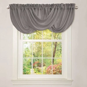 $89 MSRP The Gray Barn Dogwood Grey Valance - 42X18 Grey 42X18 LUSH DECOR Lucia - Picture 1 of 4