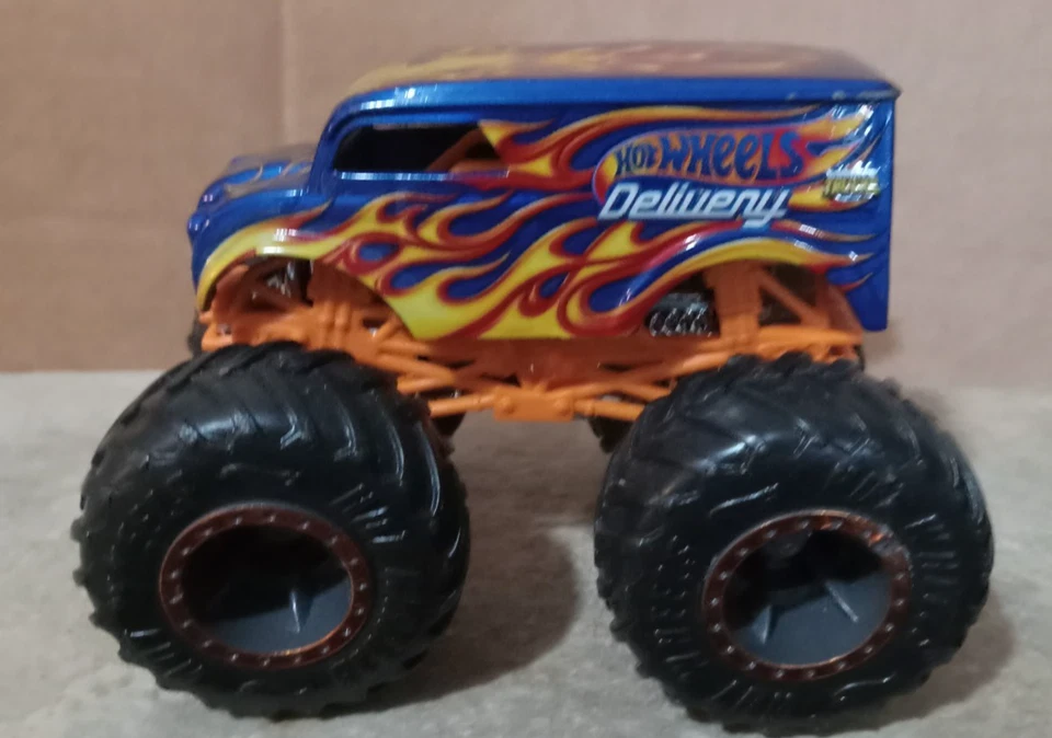 HOT WHEELS. 1:64. NUEVO..,SUELTO.. ENTREGA HOT WHEELS..AZUL CON LLAMAS.. Foto 1 de 1