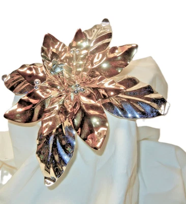 Candelabro cónico único de Navidad de flor de pascua dorado/plateado centro de mesa Foto 1 de 3