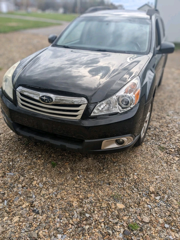 Subaru Outback Hood 2012 (negro) Foto 1 de 1