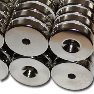 5 NEODYM RING MAGNETE D30x7 mm SÜD 5,5 mm BOHRUNG SENKUNG VERSCHRAUBEN 14 KG - Bild 1 von 2