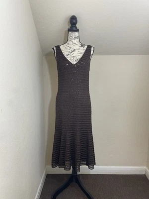 Vestido marrón crochet lentejuelas midi largo una línea cuello en V metálico Carmen Marc Valvo Foto 1 de 4