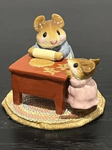 Wee Forest Folk Art Mice Baking Handmade Figurine 1984 Signed William Petersen - Picture 1 of 15