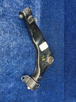 Braço de controle superior esquerdo traseiro Chevrolet Camaro 2010–2015 fabricante de equipamento original 23110245 - Imagem 1 de 4