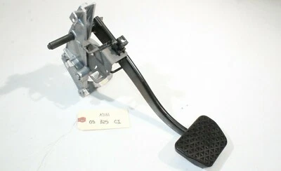BMW 325Ci 2005 montaje de pedal de freno A2131  Foto 1 de 4