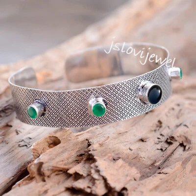 Brazalete brazalete artístico y artesanal de plata de ley 925 con piedras preciosas de ónix negro y ónix verde Foto 1 de 4