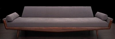 Sofá góndola Adrian Pearsall 2000-S impecablemente restaurado en tela gris Foto 1 de 3